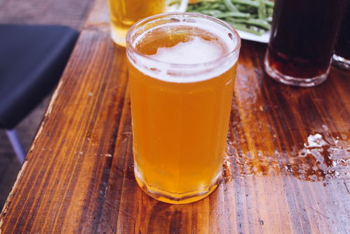 扎啤免費(fèi)喝！樂(lè)山老板豪氣請(qǐng)客，酒精飲料全免引熱議